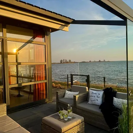 Enkhuizer First Line Erste Reihe Mit Zaun Haus Nr 214 Enkhuizen